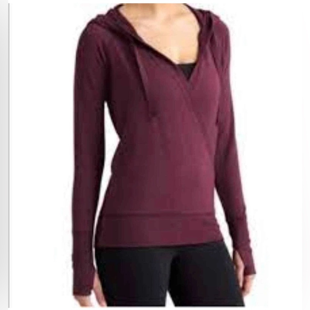 Athleta Medium Burgundy Hooded Long Sleeve Top